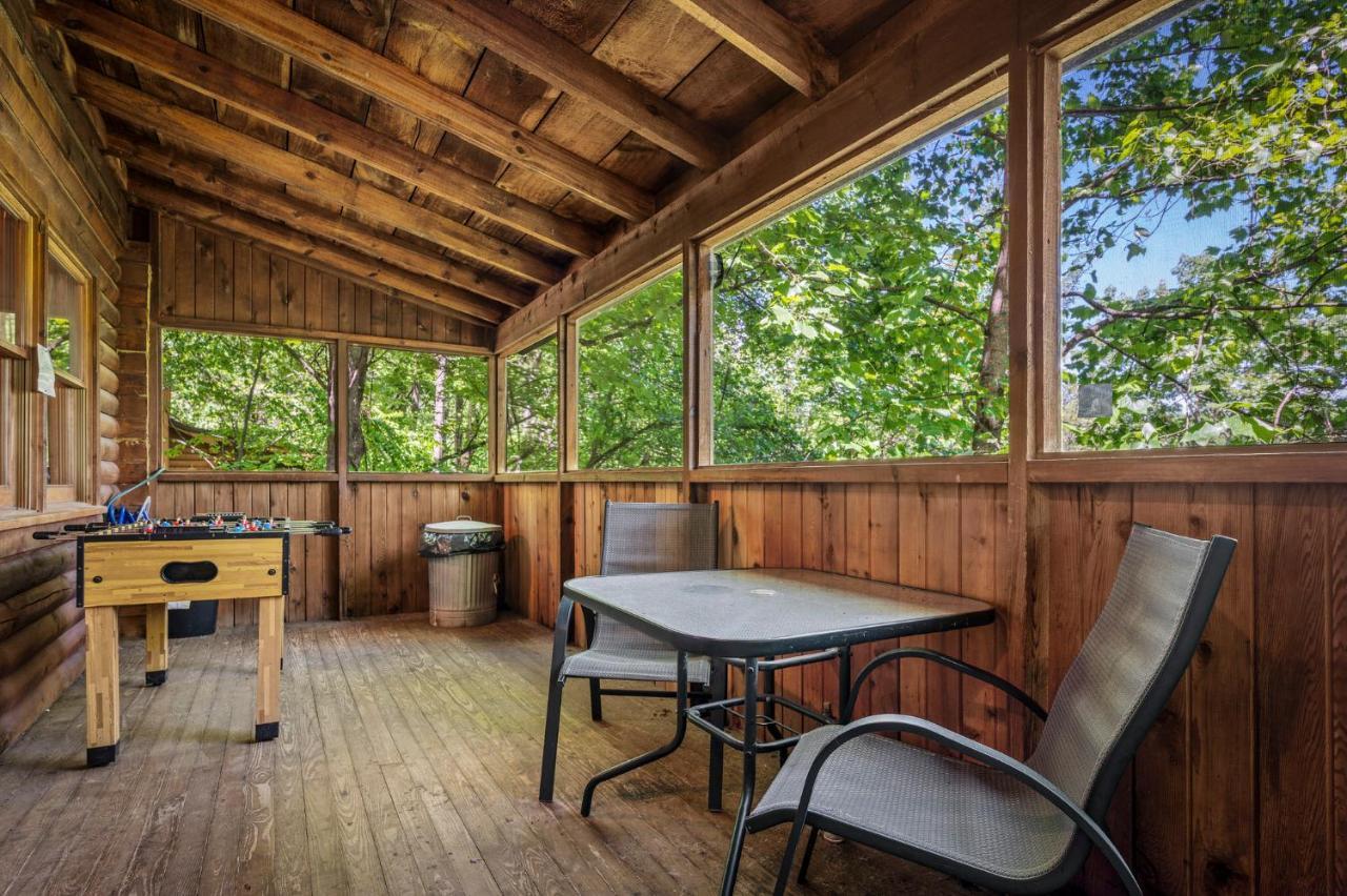 Romantic Log Cabin With Hot Tub ピジョンフォージ エクステリア 写真